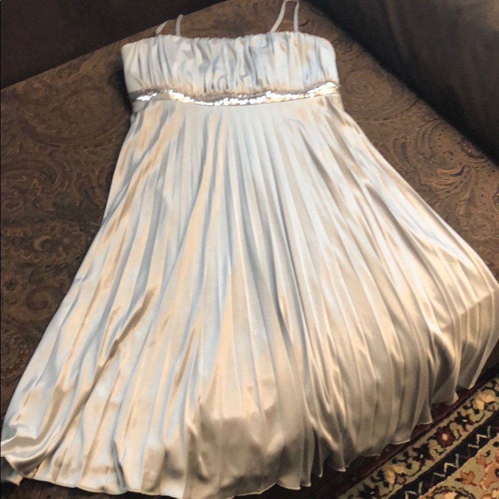 Cute mini dress - Picture 4 of 8